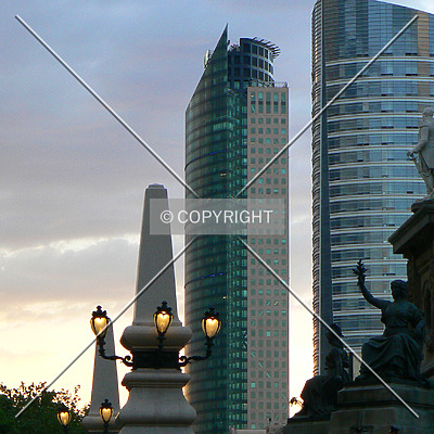 Torre Mayor by Luis Ibáñez