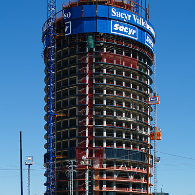 Torre Sacyr Vallehermoso by Cesar Serrano