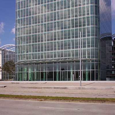 Hochhaus Uptown München by Pavel Toczynski