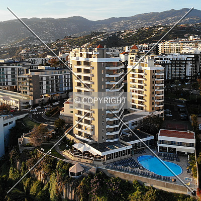 Hotel Duas Torres (South Tower) by Nephilim