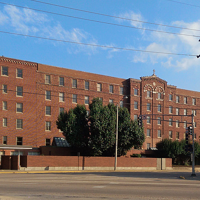 Gateway Regional Medical Arts Building by Ryan Hildebrand