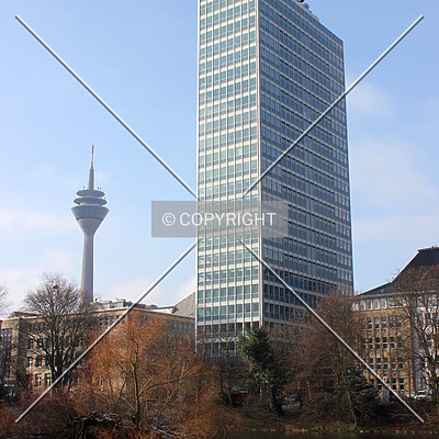 Vodafone-Hochhaus by Florian Barbier
