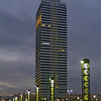 Torre Mapfre by Cesar Serrano