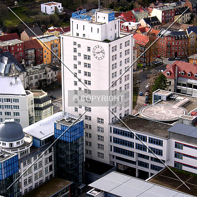 Ernst-Abbe-Hochhaus by Chris Patriarca