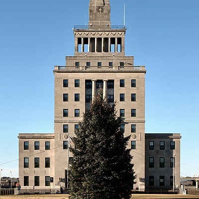 Veterans Memorial Building by James Peacock