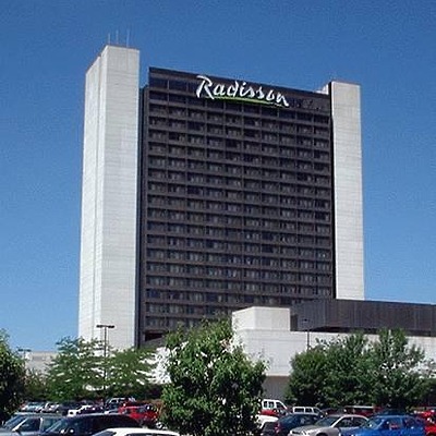 DoubleTree Bloomington Minneapolis South Tower by James Peacock