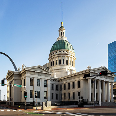 Old Courthouse by Ryan Hildebrand