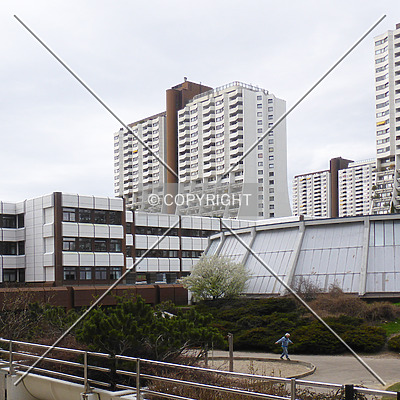 Wohnpark Alterlaa - Block B1-B2 by Nephilim