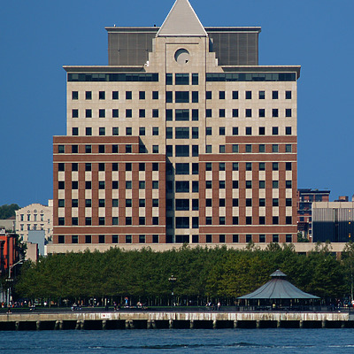Waterfront Corporate Center 1 by Cesar Serrano