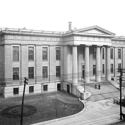 Louisville Metro Hall by Photo: Library of Congress, Prints and Photographs Division, Detroit Publishing Company Collection