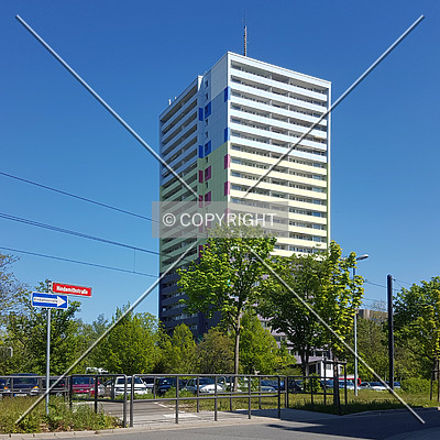 Hindemithstraße 39 by Nephilim