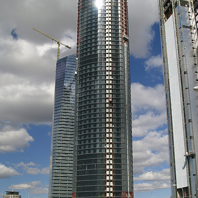 Torre Sacyr Vallehermoso by Cesar Serrano