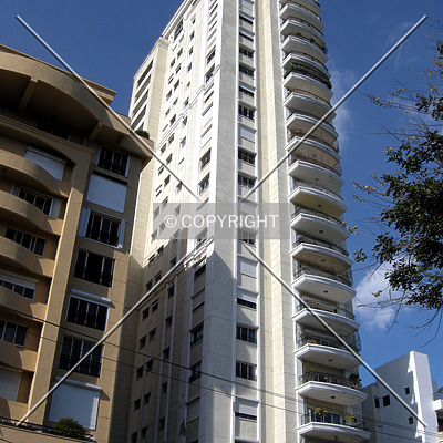 Torre del Parque by Jorge Molina