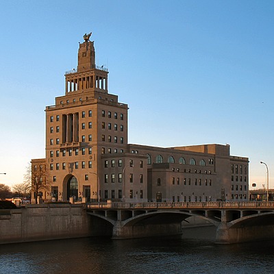 Veterans Memorial Building by James Peacock