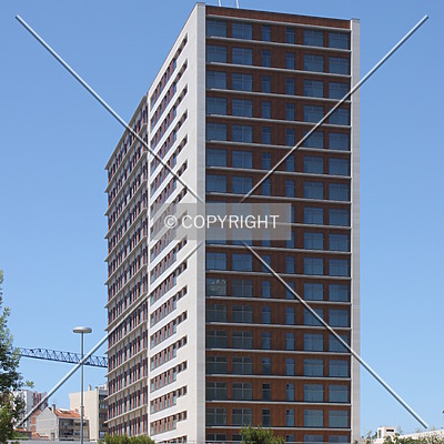 Panormic Apartamentos, Torre II by Emmanuel D.