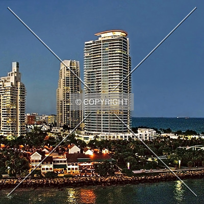Continuum on South Beach, South Tower by Jorge Molina
