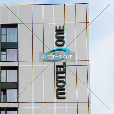 Motel One Hauptbahnhof by Nephilim
