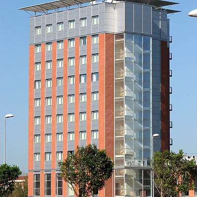 Max Hotels & Resorts by Edoardo Marchetti