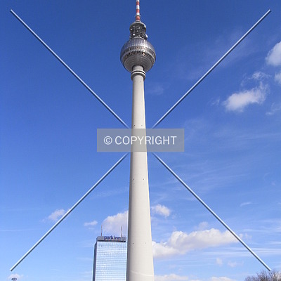 Berliner Fernsehturm by Jörg Berkemeyer