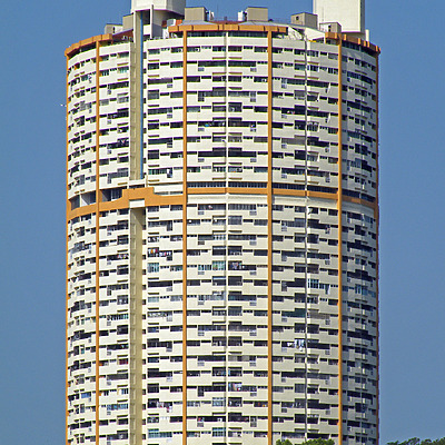 Pearl Bank Apartments by Horst Kiechle