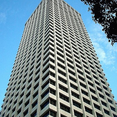 UIC Building by Edmund Teo
