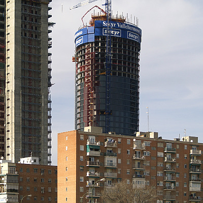 Torre Sacyr Vallehermoso by Cesar Serrano