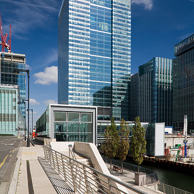One Churchill Place by Pavel Toczynski
