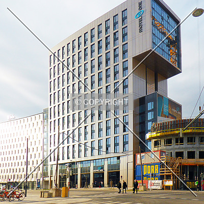 Motel One Hauptbahnhof by Nephilim