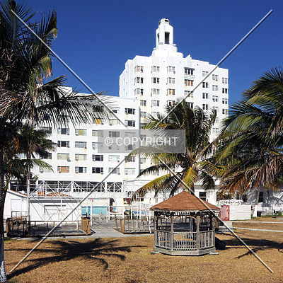 Versailles Hotel Condominium by Jorge Molina