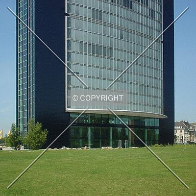 ARAG Tower by Nephilim