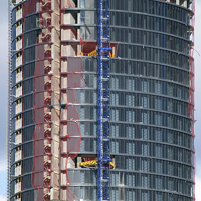 Torre Sacyr Vallehermoso by Cesar Serrano