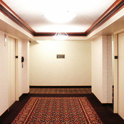 Doubletree Northshore by Daniel Kieckhefer