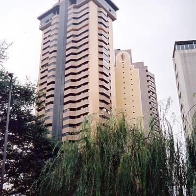 Edifício Champagnat I by Virgilio Grimaldi