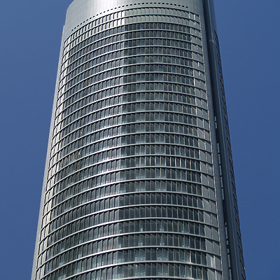 Torre Sacyr Vallehermoso by Cesar Serrano