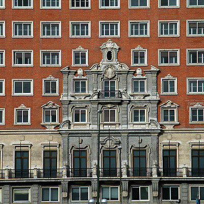Edificio España by John Bek
