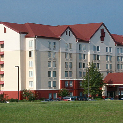 La Quinta Inn & Suites Atlanta Airport North by Rodney Gunn