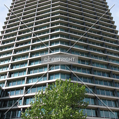 Tour Louise / Louiza Toren by Emmanuel D.