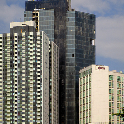Jollibee Tower by Daniel Kieckhefer