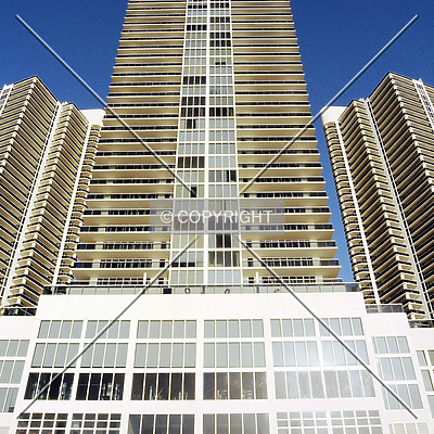 The Beach Club Tower 2 by Jorge Molina