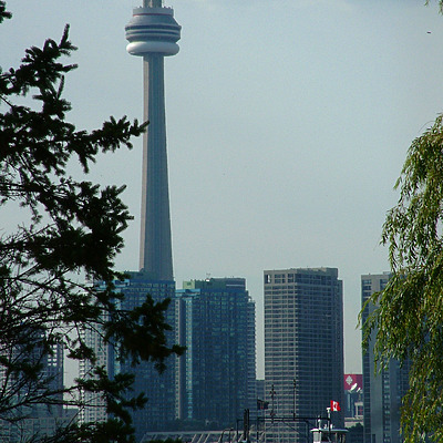 CN Tower by Pedro Marcelino
