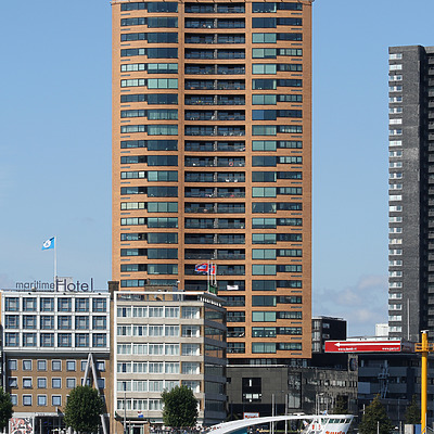 Hoge Erasmus by Michiel van Dijk