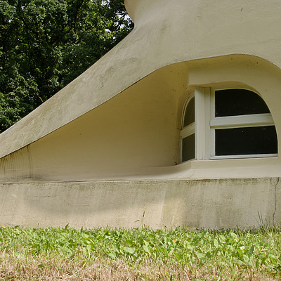 Einsteinturm by Michiel van Dijk