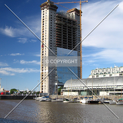 Madero Office by Maximiliano Buono