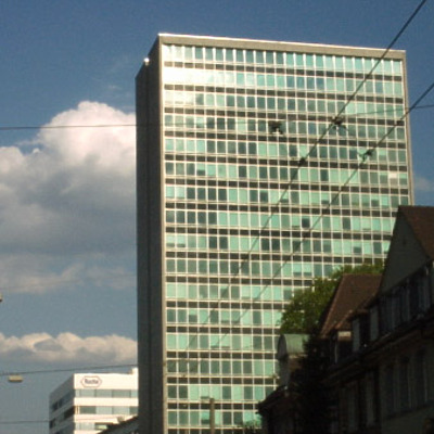 Hoffmann & La Roche AG, Gebäude 52 by Paul Sutermeister