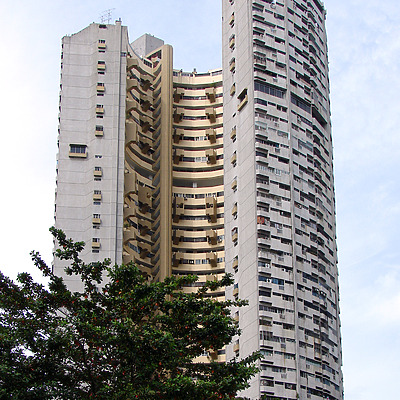Pearl Bank Apartments by Horst Kiechle