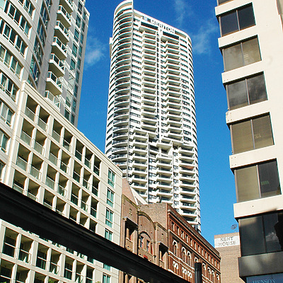 Meriton Tower by John Bek