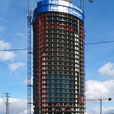 Torre Sacyr Vallehermoso by Cesar Serrano