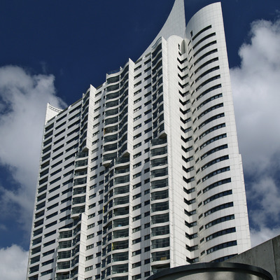 Hochhaus Neue Donau by Cesar Serrano