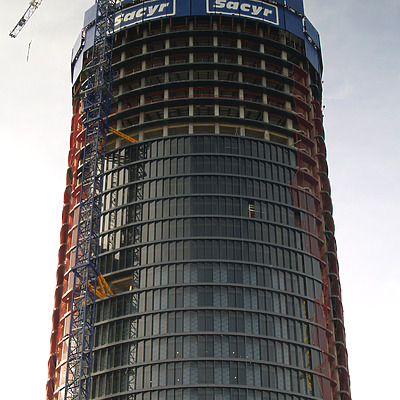 Torre Sacyr Vallehermoso by Cesar Serrano