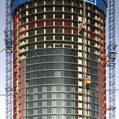 Torre Sacyr Vallehermoso by Cesar Serrano